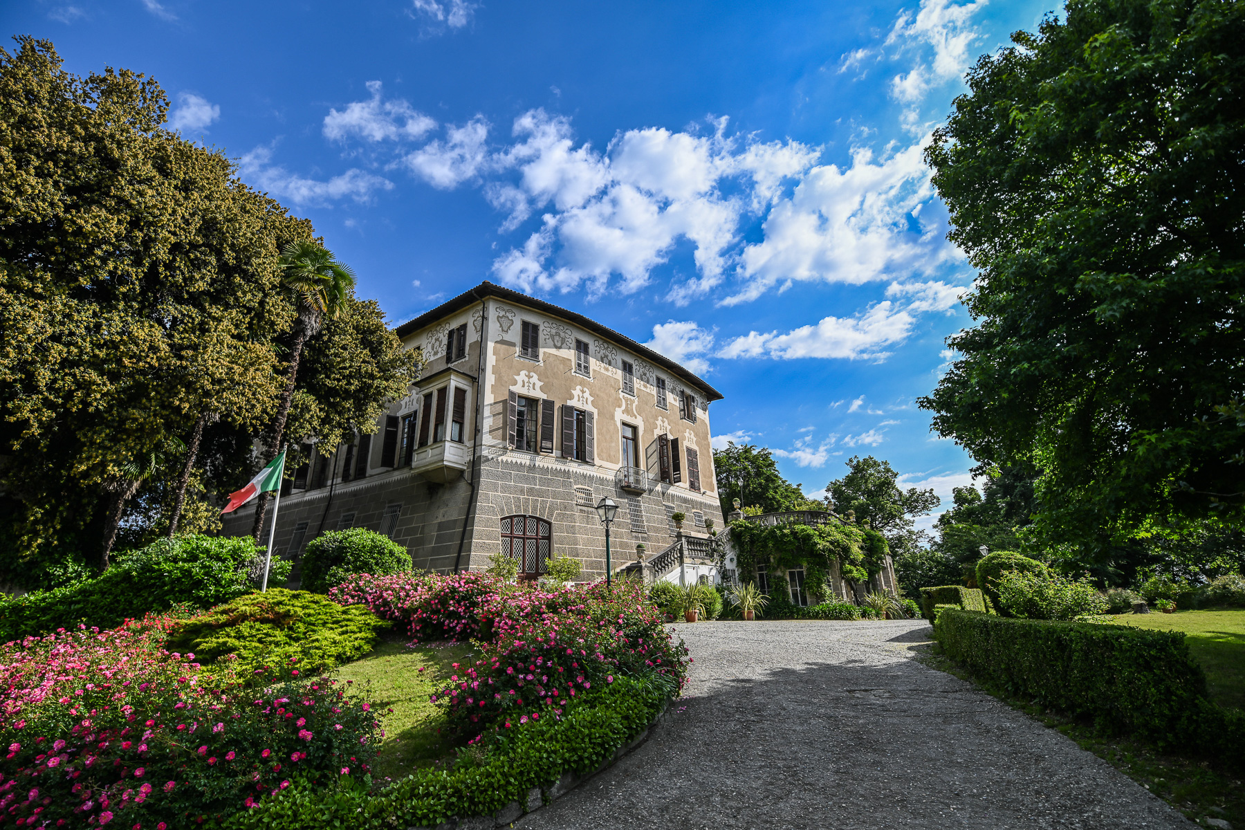Sem and Valentina wedding at Castello Benso, Mercenasco — editorial wedding photography Piedmont