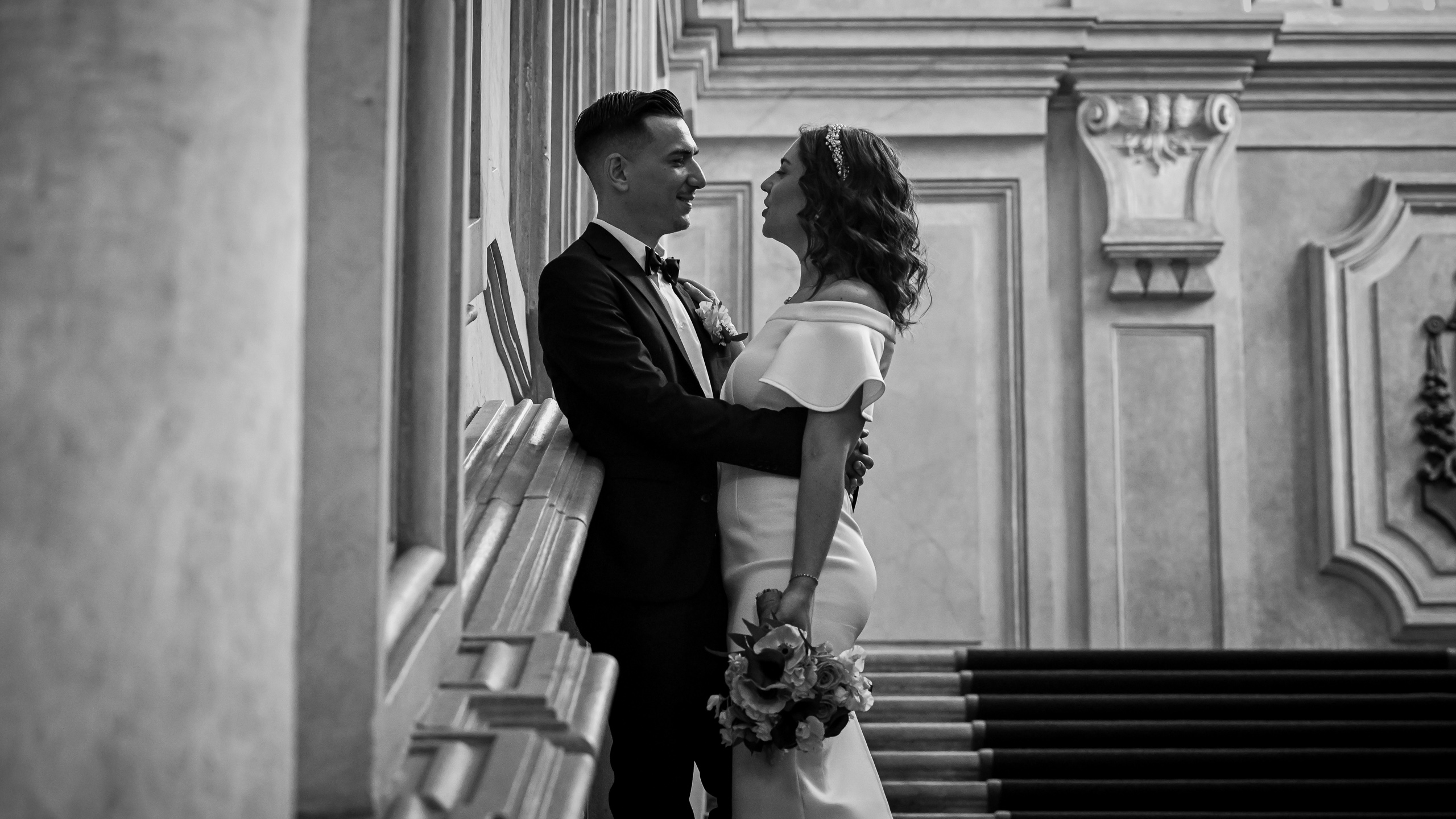 Couple in golden hour light, Italy